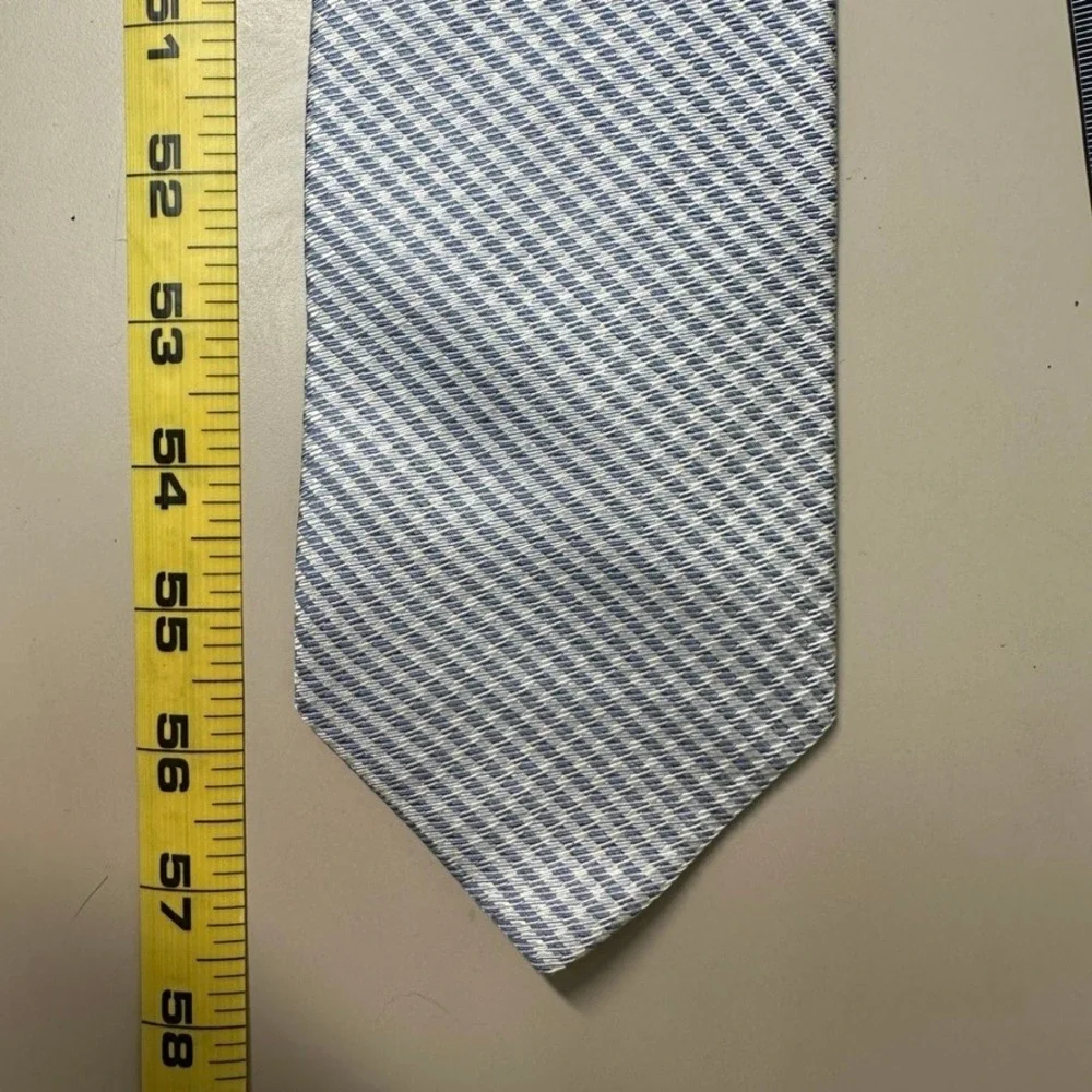 Tommy Hilfiger Mens Blue White Diagonal Stripe 100% Silk Necktie Classic Formal